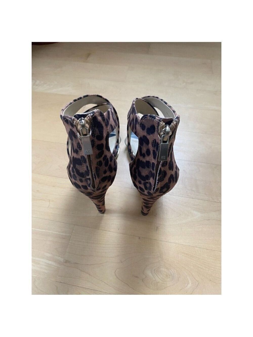 Kenneth Cole BNWOT "Brooke Cross" vinyl strap heels animal print women NEW - Picture 5 of 10
